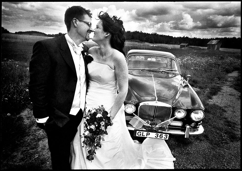 black and white wedding picture outside